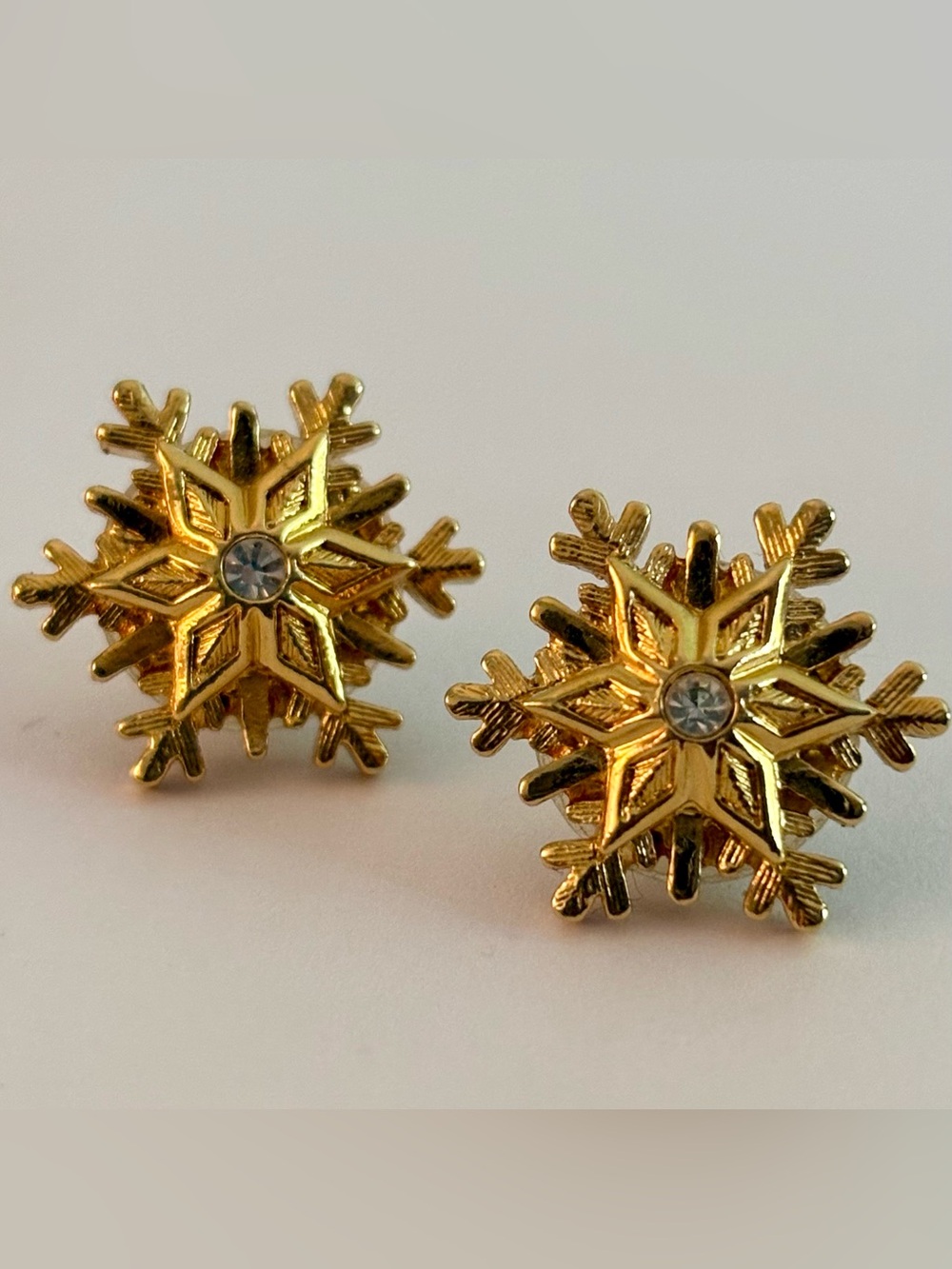 Avon Gold Snowflake Stud Earrings with Clear Crystal Center